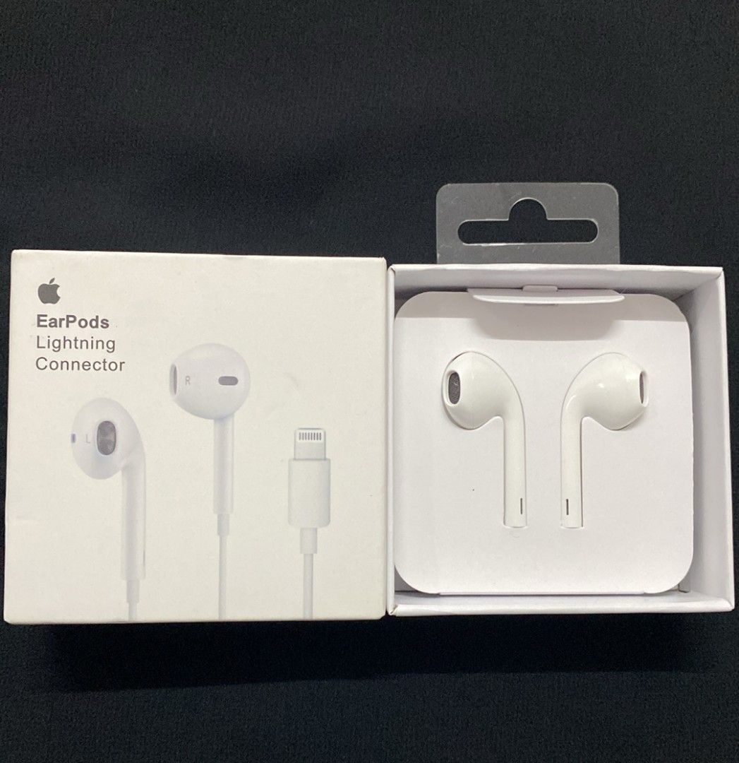 EARPODS LIGHTNING CONNECTOR (Category: Headphones & Headsets) located in Manila. Submitted by pricious (Listing ID 1290168926, Image 2). Description: .