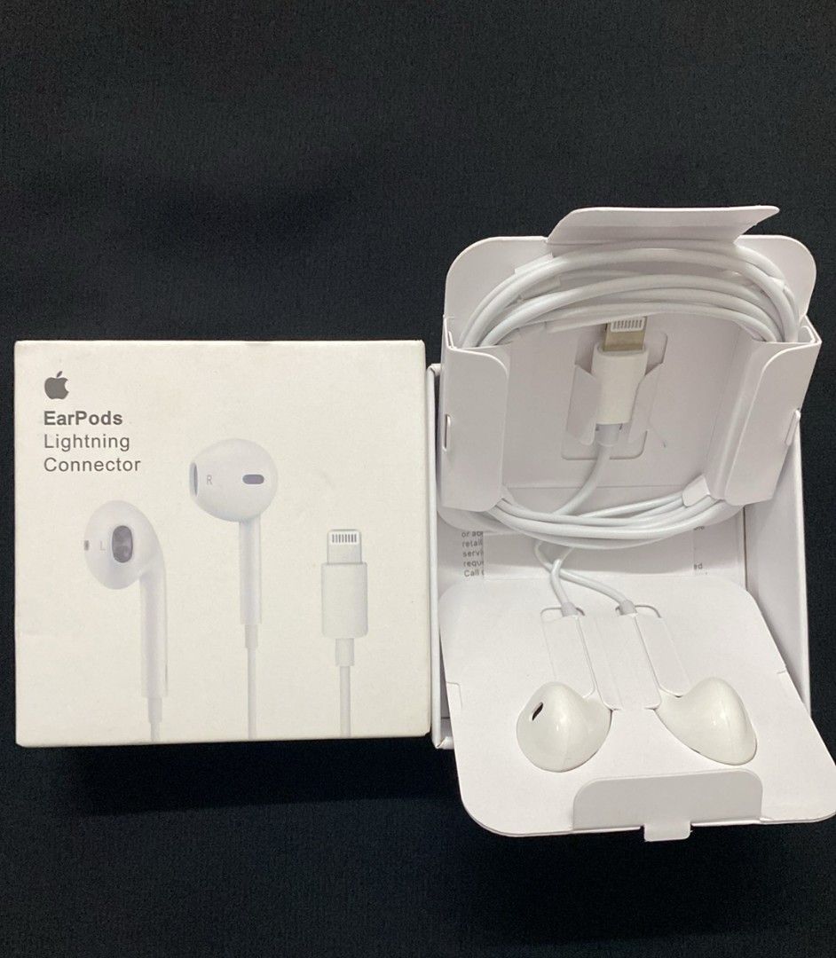 EARPODS LIGHTNING CONNECTOR (Category: Headphones & Headsets) located in Manila. Submitted by pricious (Listing ID 1290168926, Image 1). Description: .