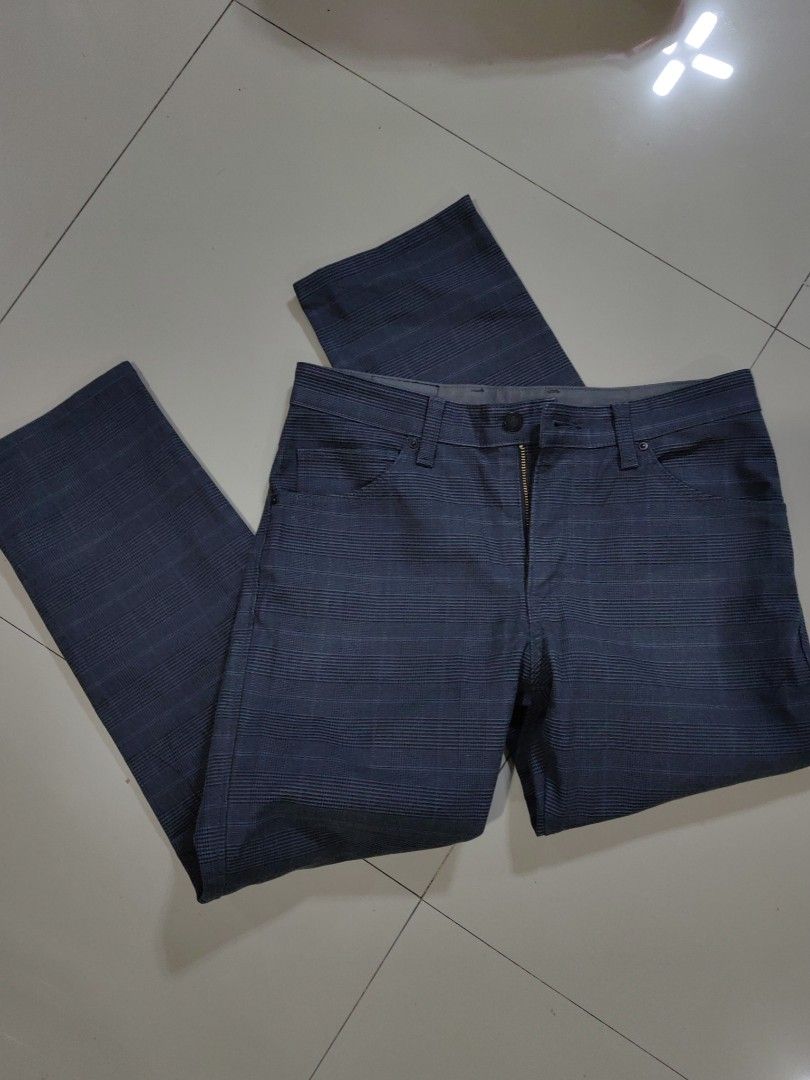 EDWIN PANTS SIZE 30 (Category: Jeans) located in Davao. Submitted by daneyvintage (Listing ID 1290217516, Image 1). Description: once lang nagamit.