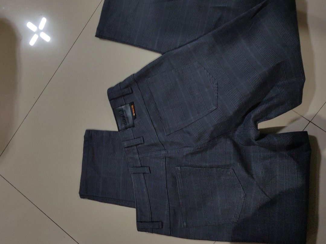 EDWIN PANTS SIZE 30 (Category: Jeans) located in Davao. Submitted by daneyvintage (Listing ID 1290217516, Image 2). Description: once lang nagamit.
