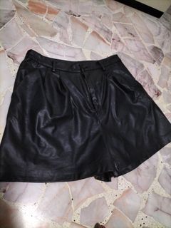 (Category: ) located in . Submitted by closet_clearance_ (Listing ID 1290210793, Image 1). Description: .