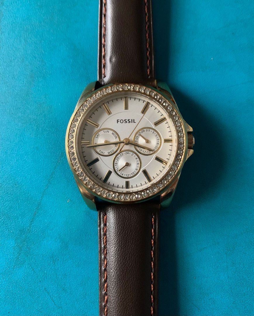 Fossil watch (BQ3414) (Category: Women's Watches) located in Naga. Submitted by xkenzero7x (Listing ID 1290115884, Image 2). Description: P4.5k ( Freeship) pwedi COD/ Cash on Delivery pag Malayo via LBC Fossil watch (BQ3414) -Quartz Movement -Water Resistant -Stainless steel -New AM Buffalo Leather strap. -No issue, Good as new.