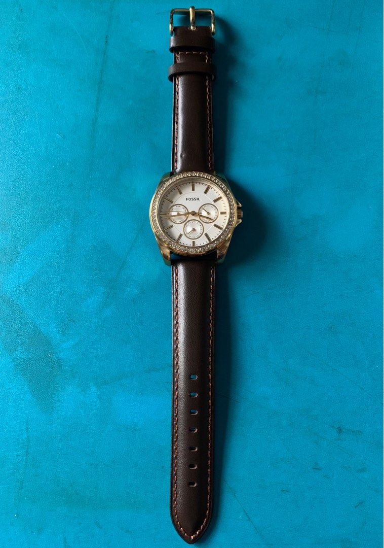 Fossil watch (BQ3414) (Category: Women's Watches) located in Naga. Submitted by xkenzero7x (Listing ID 1290115884, Image 3). Description: P4.5k ( Freeship) pwedi COD/ Cash on Delivery pag Malayo via LBC Fossil watch (BQ3414) -Quartz Movement -Water Resistant -Stainless steel -New AM Buffalo Leather strap. -No issue, Good as new.