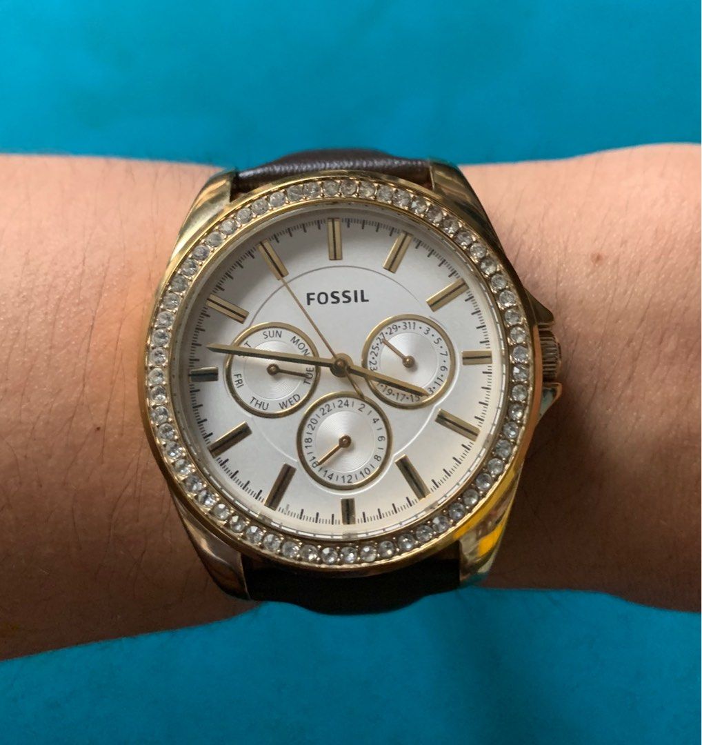 Fossil watch (BQ3414) (Category: Women's Watches) located in Naga. Submitted by xkenzero7x (Listing ID 1290115884, Image 1). Description: P4.5k ( Freeship) pwedi COD/ Cash on Delivery pag Malayo via LBC Fossil watch (BQ3414) -Quartz Movement -Water Resistant -Stainless steel -New AM Buffalo Leather strap. -No issue, Good as new.