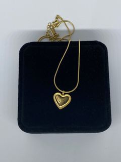 Gold heart necklace with box