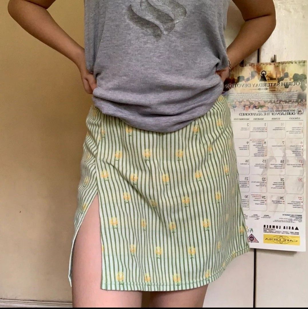 Short summer skirt ( fun green )