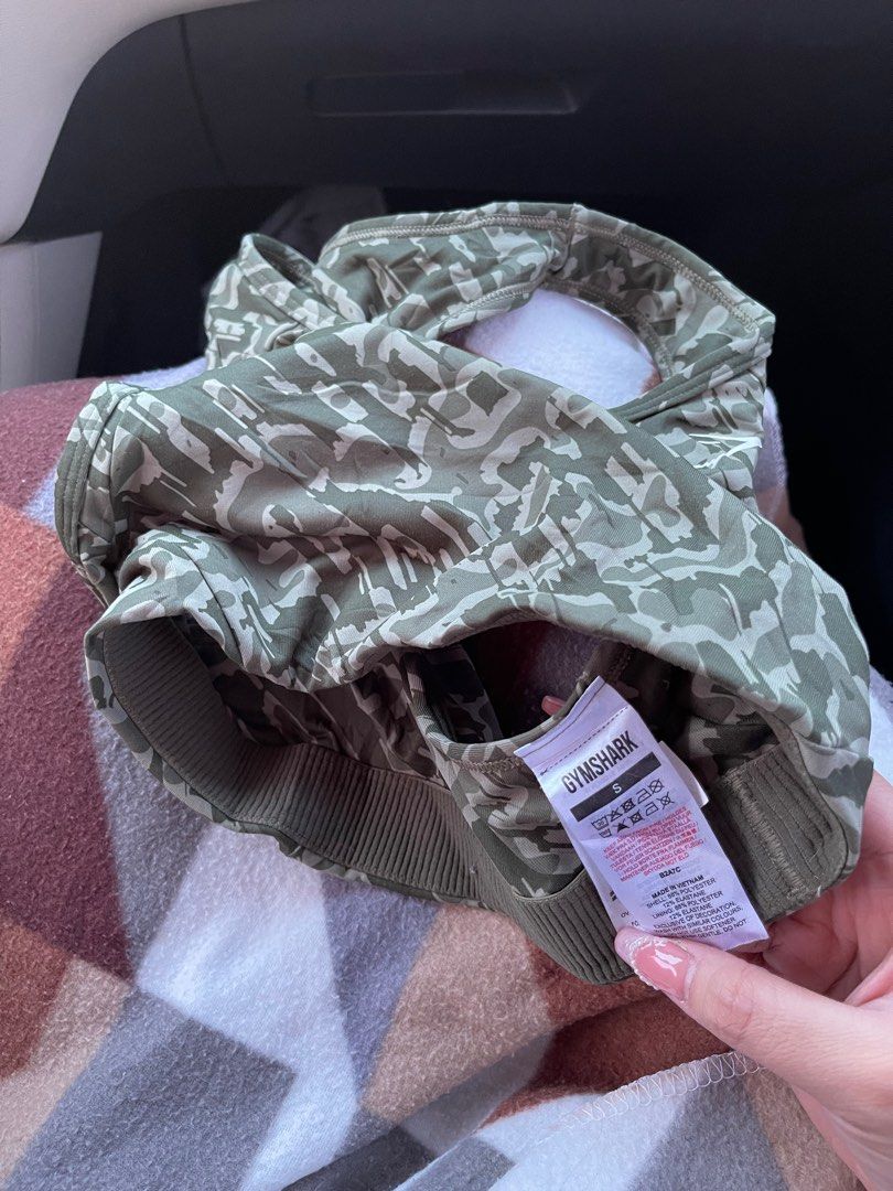 GYMSHARK sportsbra (Category: Activewear) located in Pasig City. Submitted by basicallyb (Listing ID 1290107467, Image 3). Description: super good as new from us rfs: masikip :( small on tag.