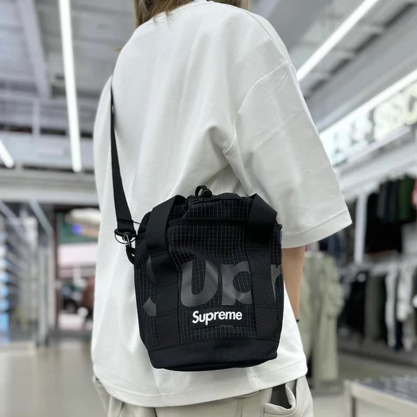 supreme cinchbag black