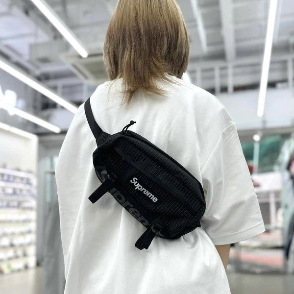 Fanny pack men supreme deals