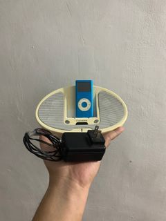 iPod nano 2nd gen 4gb with dock speaker