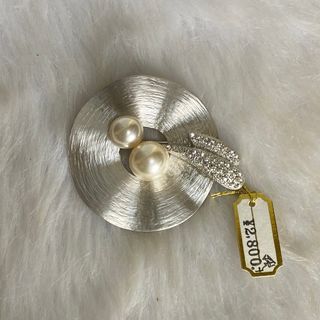 Japan Vintage Silver Tone Round Pearl Brooch