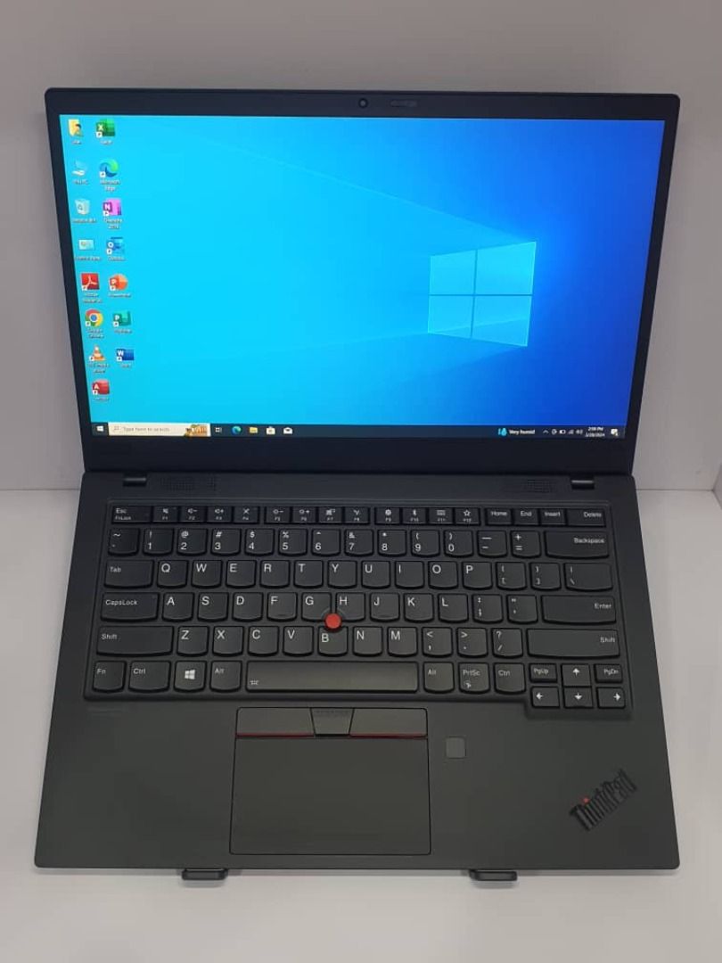 Lenovo ThinkPad X1 Carbon 7th Gen Core i7 8th Gen 16GBRAM 256GB SSD