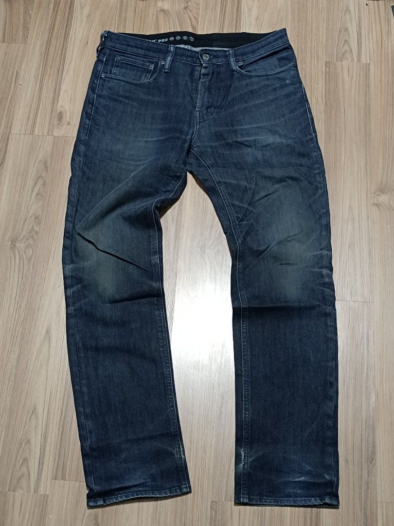 Levi commuter pro jeans top