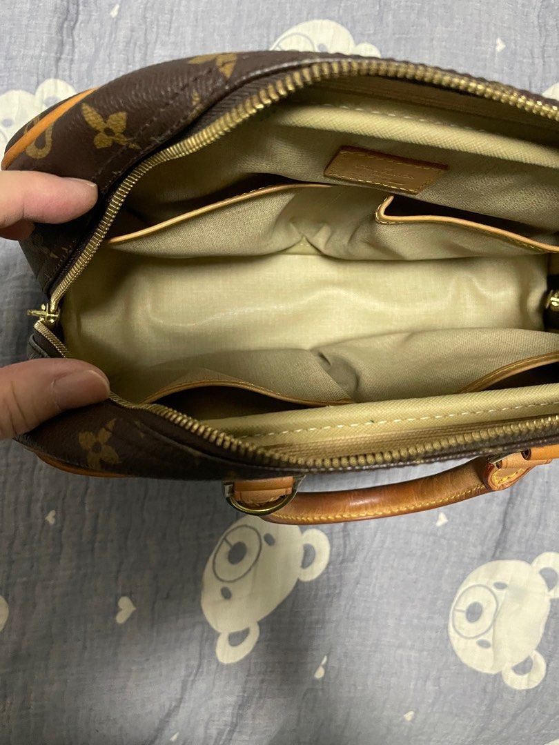 LV （分類：手袋及銀包）位於 Hong Kong。 由 tabo1719 提交（商品編號 1290102179，圖片 3）。簡介： 冇盒內袋乾淨有麈袋，四邊冇損壞。