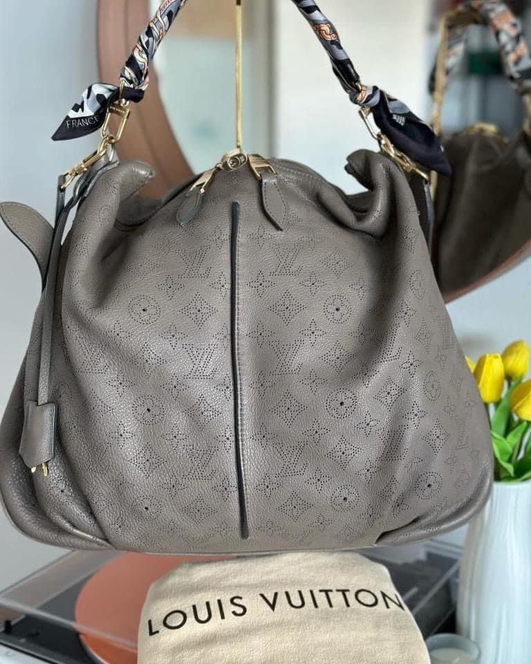 LV mahina selene MM bag (Category: Luxury Bags & Wallets) located in Cebu City. Submitted by forless.ph (Listing ID 1290106322, Image 1). Description: moneyback guarante 10x ✅ comes with orig shoulder strap, dustbag, datecode, clochette, padlock&keys, twilly! very good deal!!! free ship!!!.