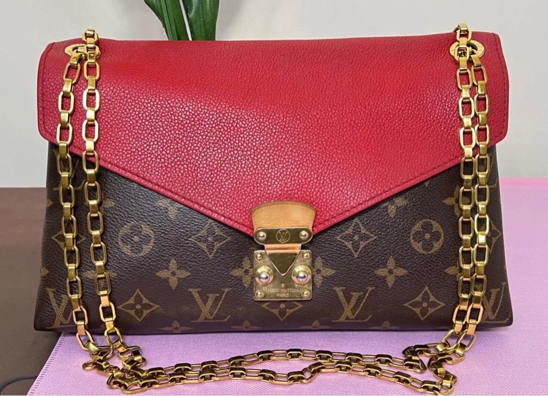 LV pallas chain shoulder bag (Category: Luxury Bags & Wallets) located in Cebu City. Submitted by forless.ph (Listing ID 1290171820, Image 1). Description: 3-4 times used (good as new) ✅ complete inclusions 💯 orig or your moneyback 2x!! free shipping!!!.