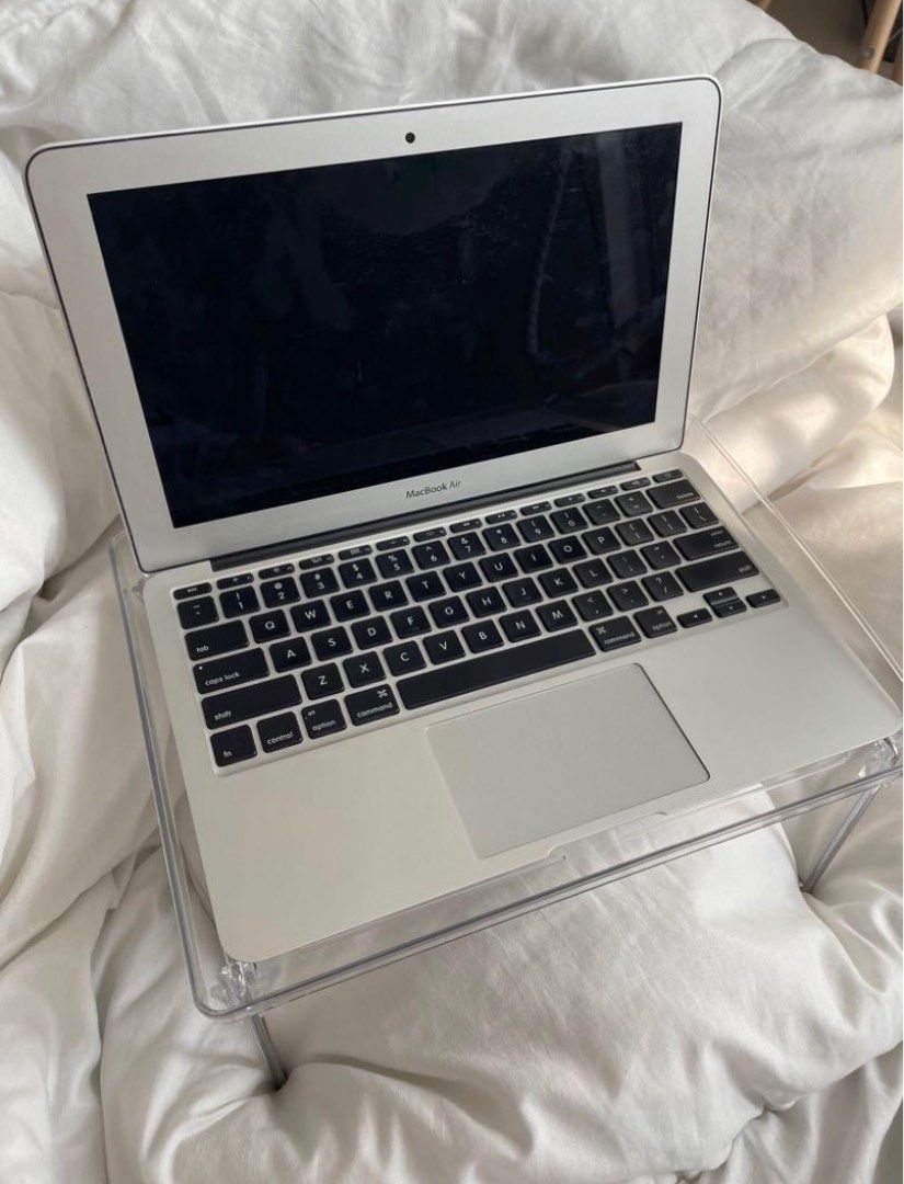 Macbook Air 11” (Mid 2012) (Category: Laptops & Notebooks) located in Quezon City. Submitted by prlvd.byara (Listing ID 1290273002, Image 1). Description: ❗️RUSH FS ❗️Macbook Air 11” (Mid 2012)! - Negotiable - Running on macOS Catalina 10.15.7 - No box. As is. - No history of repair. - Lady owned used only for work. so far haven’t encountered any defects or issues! - All keys and ports are working properly! Inclusions: - Unit - Original charger (