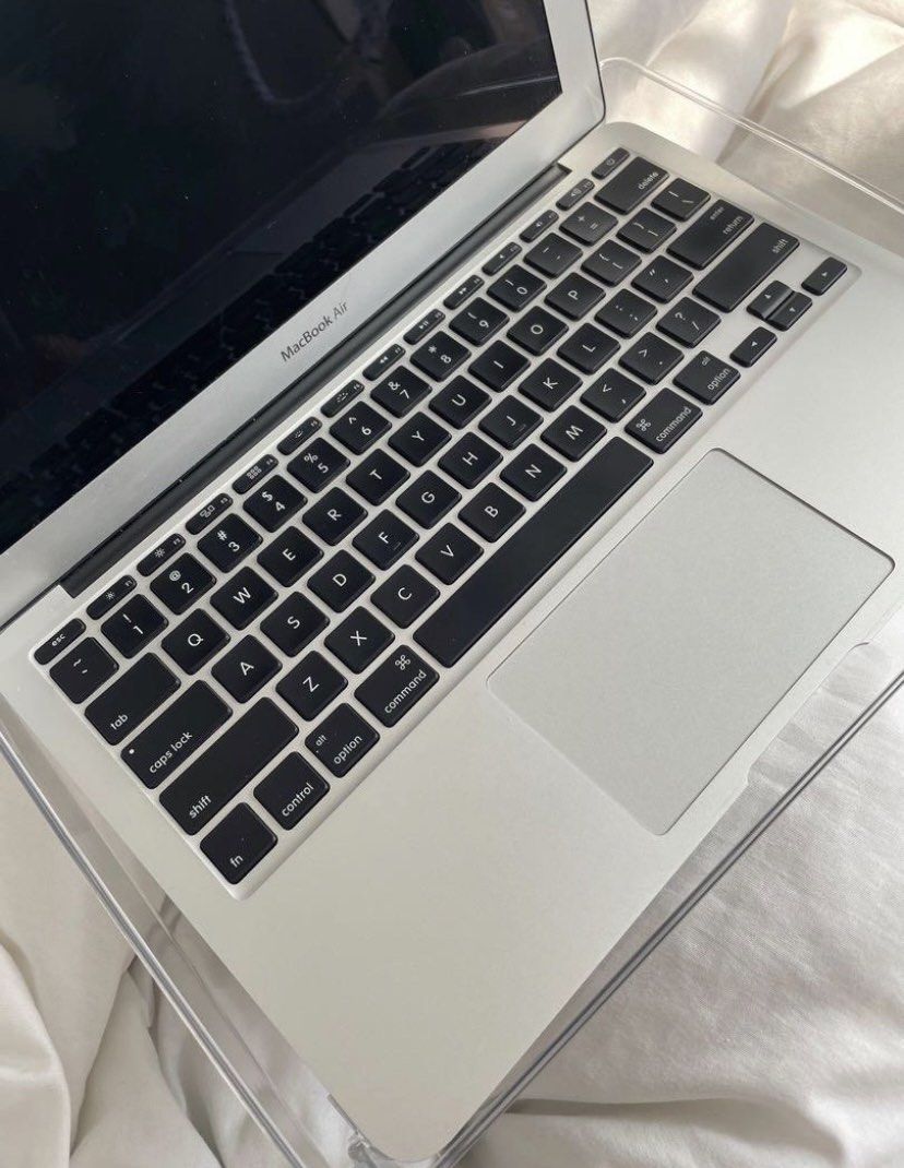 Macbook Air 11” (Mid 2012) (Category: Laptops & Notebooks) located in Quezon City. Submitted by prlvd.byara (Listing ID 1290273002, Image 3). Description: ❗️RUSH FS ❗️Macbook Air 11” (Mid 2012)! - Negotiable - Running on macOS Catalina 10.15.7 - No box. As is. - No history of repair. - Lady owned used only for work. so far haven’t encountered any defects or issues! - All keys and ports are working properly! Inclusions: - Unit - Original charger (