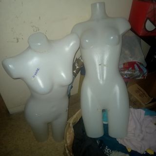 Mannequin slant and straight
