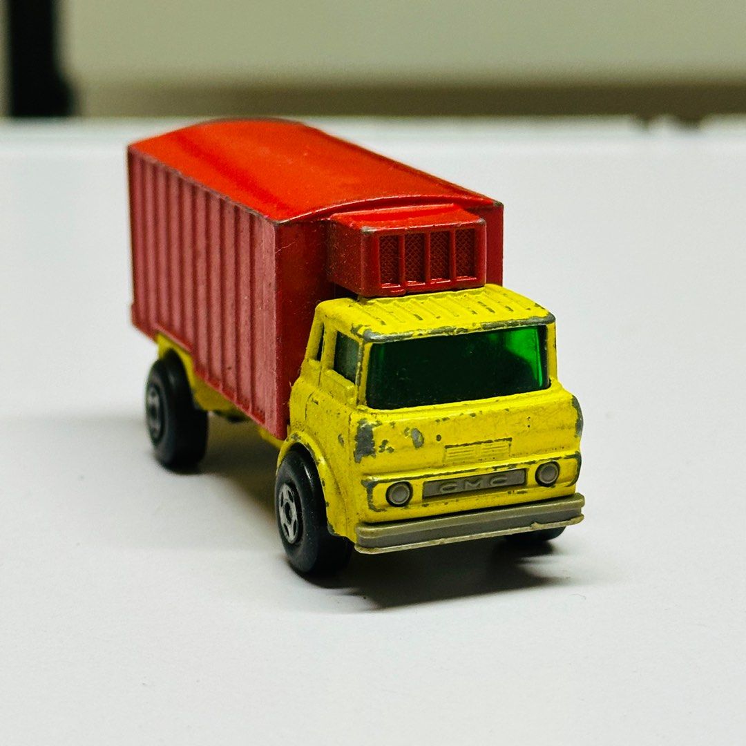 MATCHBOX No. 44 REFRIGERATOR TRUCK Yellow Red Vintage Lesney - Made in  England