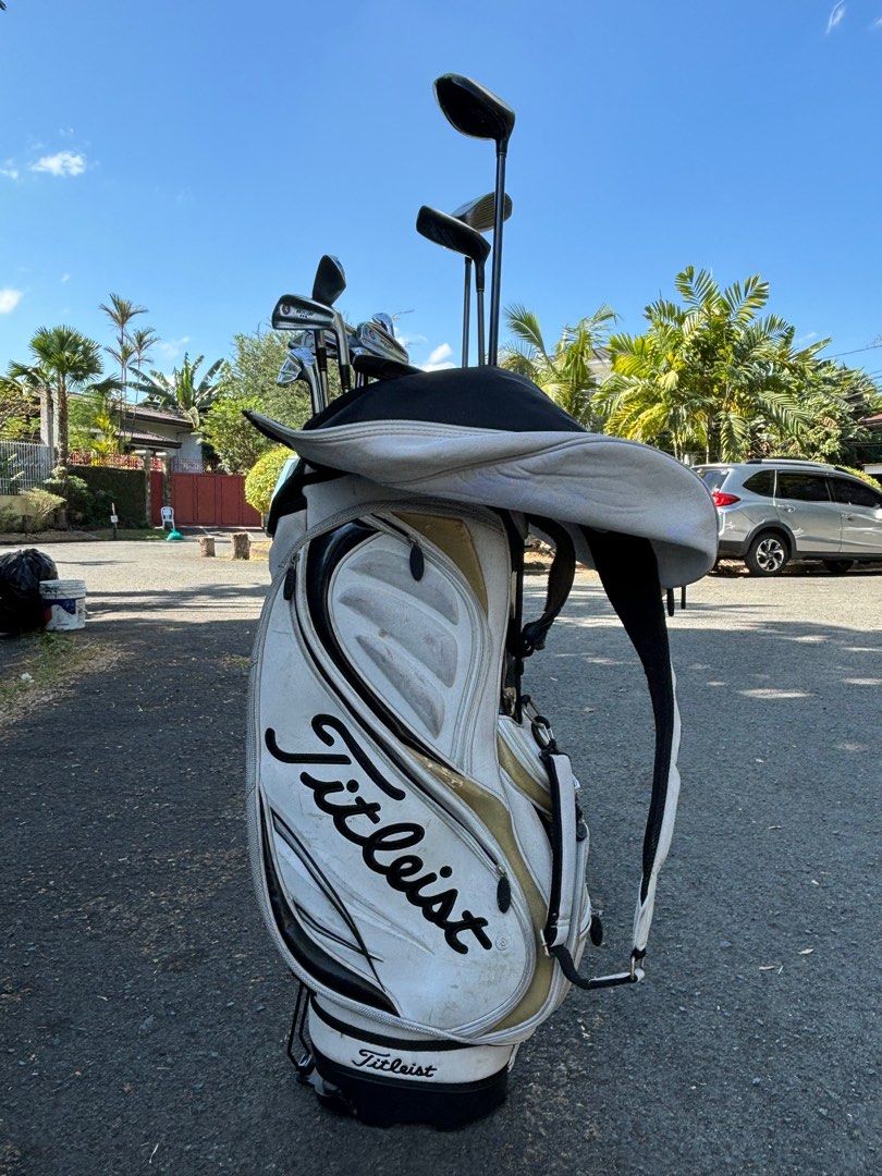 Men’s Golf Set with Titleist Bag (Category: Golf) located in Manila. Submitted by eclipse58 (Listing ID 1290131412, Image 1). Description: COMPLETE Excellent Golf Set ✅️ 4-11 Irons & Sand Wedge ✅️ Wilson Driver, 3 & 6 Woods ✅️ Putter & Titleist Golf Bag ✅️ Original Steel Shaft & Grips ✅️ Very good condition & NO ISSUES Selling Price: 7,500 Location: Quezon City.