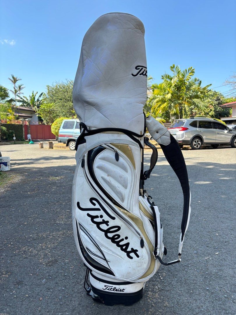 Men’s Golf Set with Titleist Bag (Category: Golf) located in Manila. Submitted by eclipse58 (Listing ID 1290131412, Image 2). Description: COMPLETE Excellent Golf Set ✅️ 4-11 Irons & Sand Wedge ✅️ Wilson Driver, 3 & 6 Woods ✅️ Putter & Titleist Golf Bag ✅️ Original Steel Shaft & Grips ✅️ Very good condition & NO ISSUES Selling Price: 7,500 Location: Quezon City.