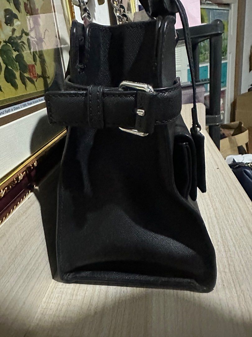 MK Hamilton (Category: Luxury Bags & Wallets) located in Manila. Submitted by cacc02140518817 (Listing ID 1290233496, Image 2). Description: Sale!!! from 2300 2way MK Hamilton Sappiano Leather Ganda pa hardware (Silver hardware) May small bakbak sa handle (see last pic) and konti chops sa rubber lining Super ganda pa po nya .