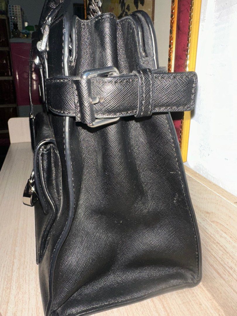 MK Hamilton (Category: Luxury Bags & Wallets) located in Manila. Submitted by cacc02140518817 (Listing ID 1290233496, Image 3). Description: Sale!!! from 2300 2way MK Hamilton Sappiano Leather Ganda pa hardware (Silver hardware) May small bakbak sa handle (see last pic) and konti chops sa rubber lining Super ganda pa po nya .