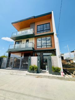 Modern Three Storey Well designed House in Greenwoods for Sale
