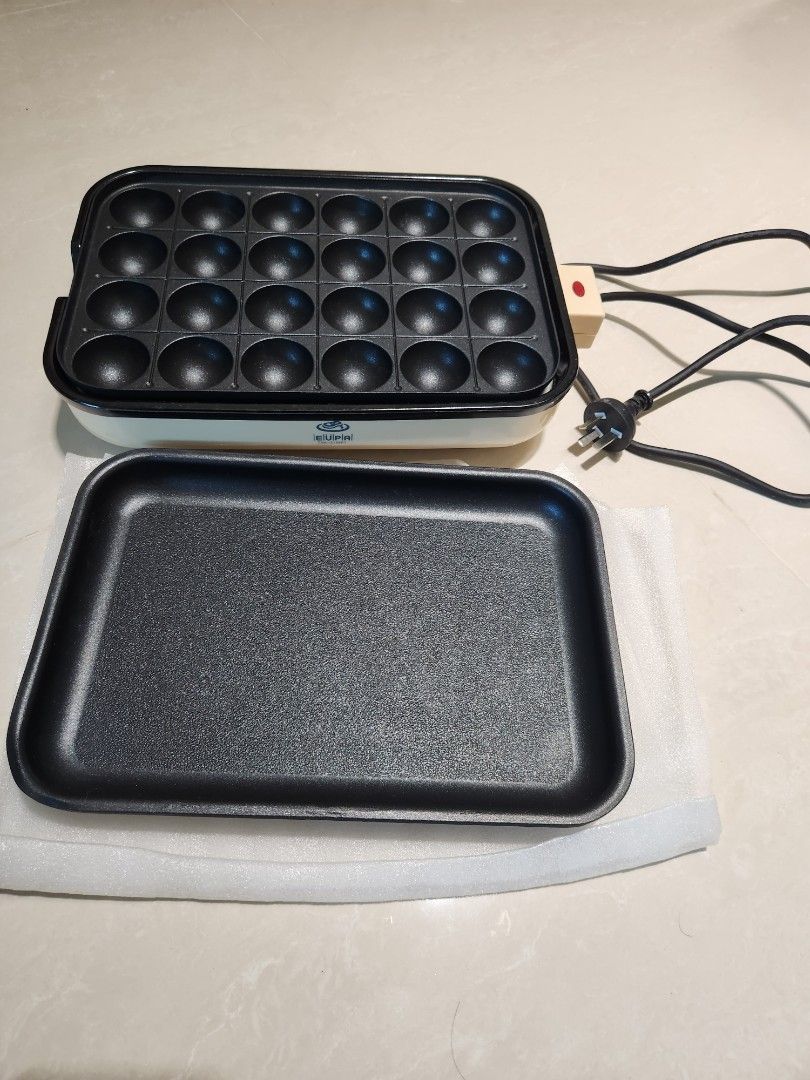 Multi function Grill (Category: Cookware & Accessories) located in Singapore. Submitted by retropoh (Listing ID 1290199228, Image 2). Description: BNIB comes with 2 grill plate..