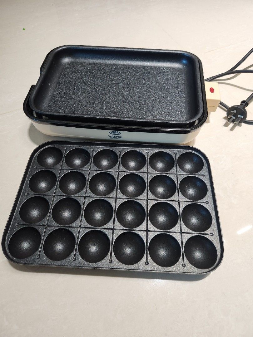 Multi function Grill (Category: Cookware & Accessories) located in Singapore. Submitted by retropoh (Listing ID 1290199228, Image 3). Description: BNIB comes with 2 grill plate..
