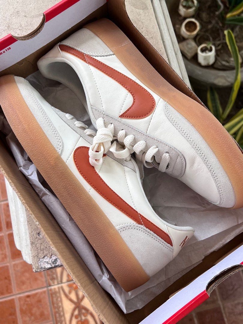 Nike KillShot 2 Leather (Category: Sneakers) located in Manila. Submitted by nix1203 (Listing ID 1290167041, Image 3). Description: WTS Brandnew Nike Killshot 2 Leather Size: 9us No toplid on the box.