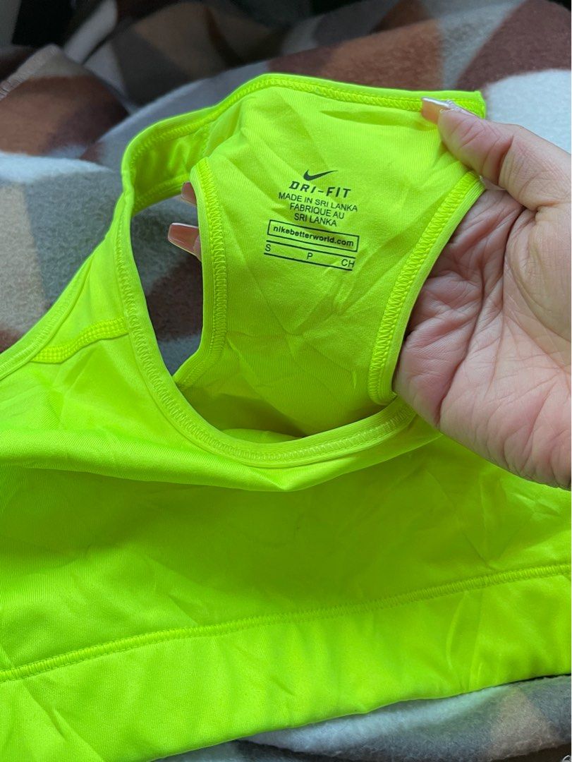 NIKE sportsbra (Category: Activewear) located in Pasig City. Submitted by basicallyb (Listing ID 1290129543, Image 2). Description: SUPER NEWWWWWWW barely used, fav color😭❤️ small no issue.