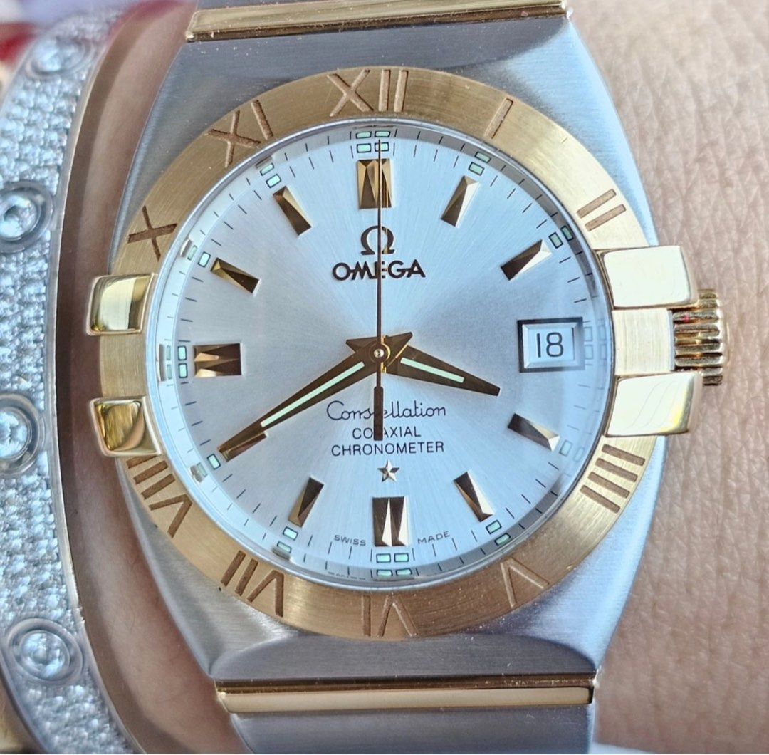 OMEGA DOUBLE EAGLE CO Axial complete set (Category: Luxury Watches) located in Cagayan de Oro. Submitted by moiobsession (Listing ID 1290278006, Image 1). Description: Constellation Co-Axial Double Eagle Mens Watch 35mm Year 2009 model Two toned 18k gold/ss Complete set.