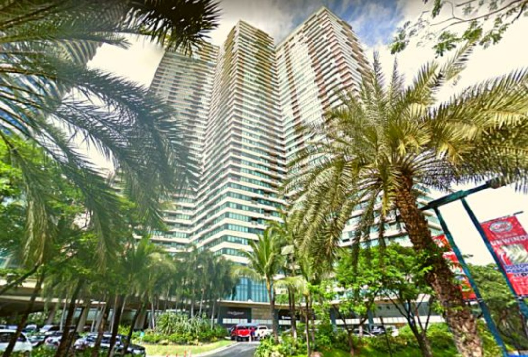 One Rockwell Condo Unit With Parking For Sale at Rockwell Drive, Brgy