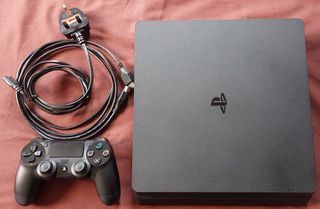 PS4 Sony Playstation 4 Slim 1TB 5.05 JailBreak