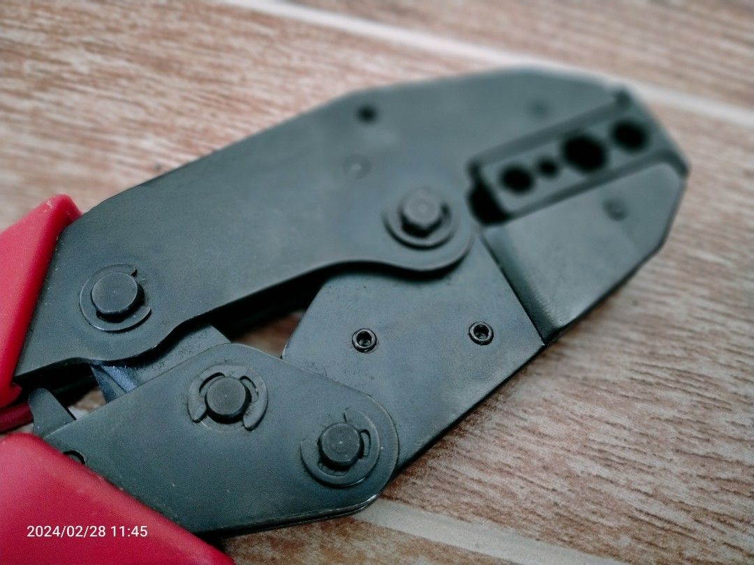 RACHET CRIMPING TOOL (Category: Everything Else Others) located in Cabuyao City. Submitted by Bike_Clothing10 (Listing ID 1290271532, Image 3). Description: READ FIRST... FOR SALE: RACHET CRIMPING TOOL Excellent Condition Slightly Used Halos Bago pa NOTE: NO IDEA SA MODEL AT BRAND, CHECK NA LANG PO UNG PICS. PRICE: 1300 + SF PICK UP OR SHIPPING ONLY LOC: Cabuyao Laguna -NO COD/COP- PM FOR INQUIRIES.. -Thanks-.