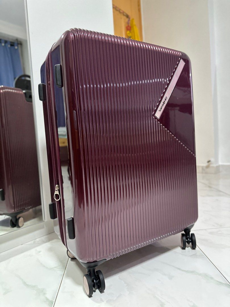 Samsonite built in lock outlet