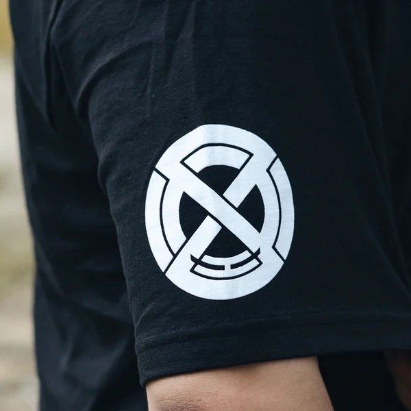 Supreme Bounty Hunter Skulls Tee XXL Supreme Bounty Hunter Thermal