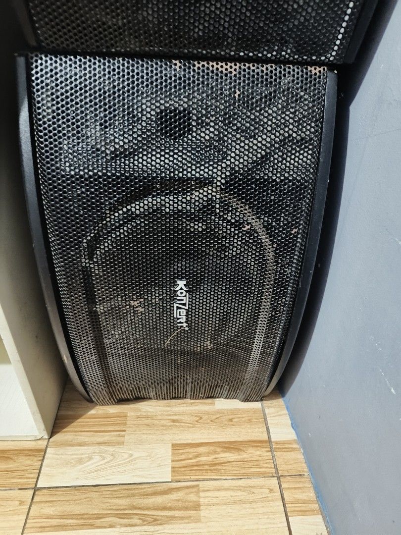 Speaker with amplifier For sale second hand 6000 (Category: Soundbars, Speakers & Amplifiers) located in Makati City. Submitted by sanchezmarygrace05 (Listing ID 1290202096, Image 2). Description: for pick up only 2020 nabili 15,000 di Naman nagagamit 100% working in good condition bawas gamit nasisikipan kami sa Bahay na.