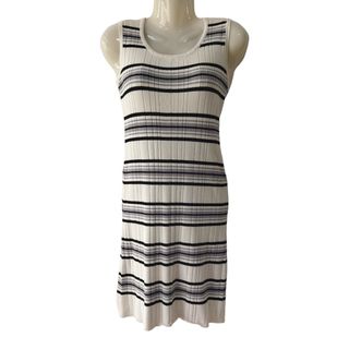 (Category: ) located in . Submitted by thesecondhandcloset (Listing ID 1286993758, Image 1). Description: .