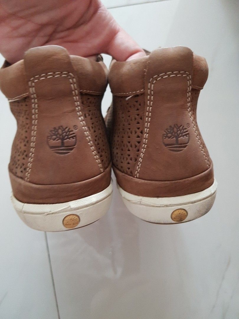 Suntec timberland shop