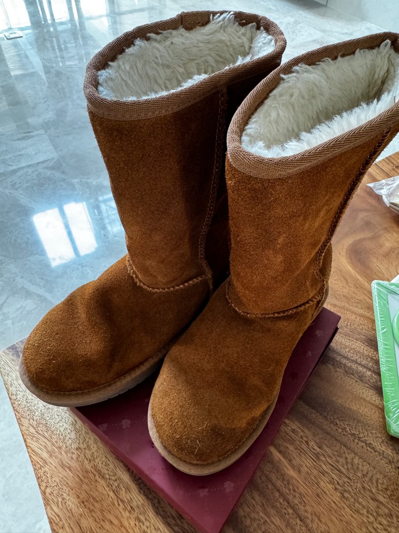 UGG Kookaburra boots with fur lining Women s Fashion Footwear Boots on Carousell