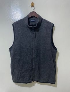UNIQLO Charcoal Gray Fleece Vest