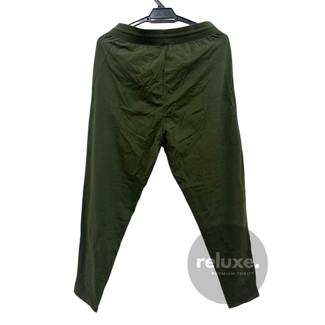 Uniqlo Smart ankle pants, Women's Fashion, Bottoms, Other Bottoms on  Carousell