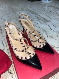 Valentino Black/Beige Patent Leather And Leather Rockstud Ankle Strap Sandals