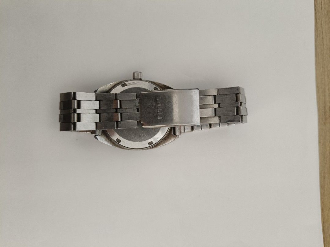 Watch (Category: Men's Watches) located in Singapore. Submitted by joelee8096 (Listing ID 1290164376, Image 3). Description: Men's watch.41mm.