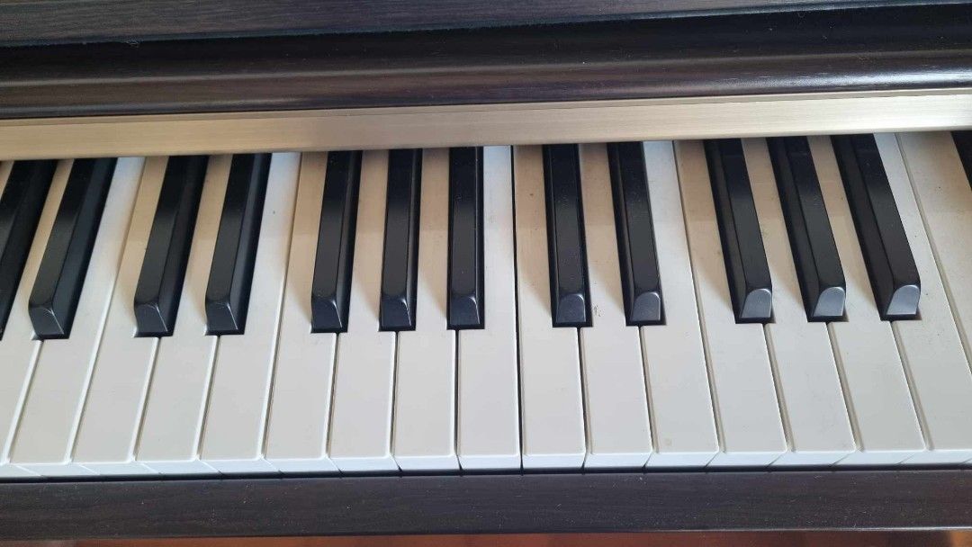 Yamaha Clavinova CPL320 Piano (Category: Musical Instruments) located in Quezon City. Submitted by paolo.gomez (Listing ID 1290106393, Image 3). Description: Mother board chip has just been recently placed. So it is as good as new..