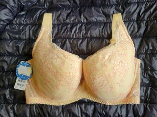 （分類：）位於 。 由 aalloo 提交（商品編號 1290367189，圖片 1）。簡介： 。