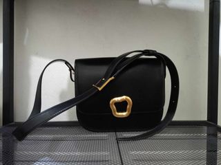(Category: ) located in . Submitted by selectedbags (Listing ID 1290442426, Image 1). Description: .